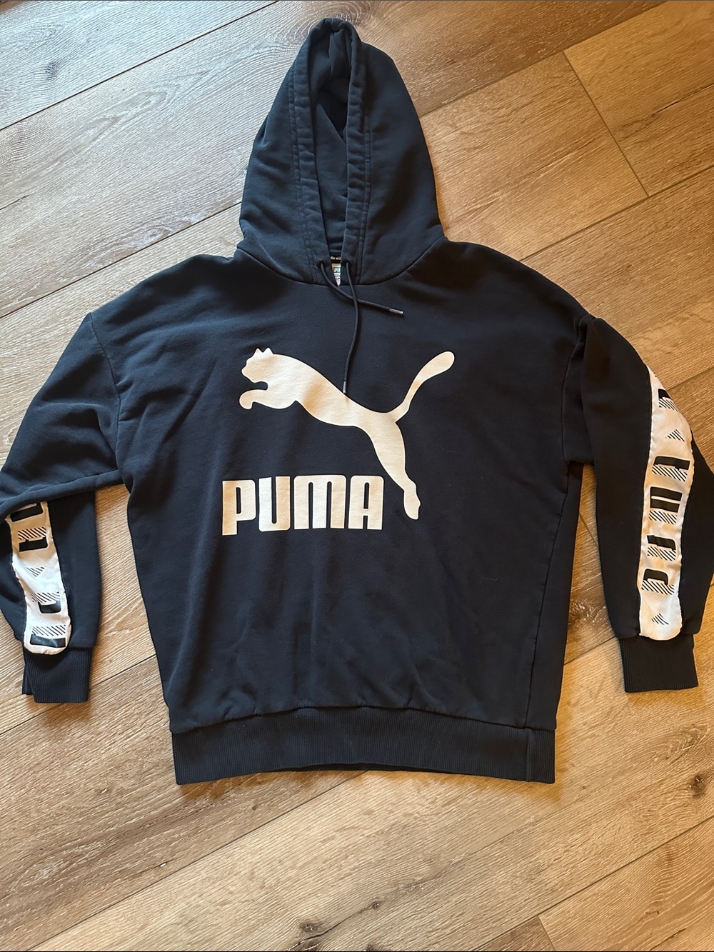 Puma Black Hoodie with White Logo and Sleeve Detail SIZE SMALL 🐈‍⬛